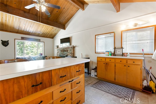 Detail Gallery Image 15 of 40 For 1207 Scenic Way, Rimforest,  CA 92378 - 3 Beds | 2 Baths