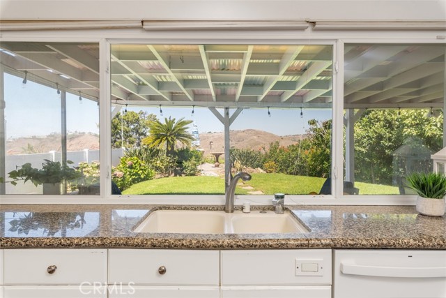 Detail Gallery Image 17 of 55 For 431 Calle Familia, San Clemente,  CA 92672 - 4 Beds | 2 Baths