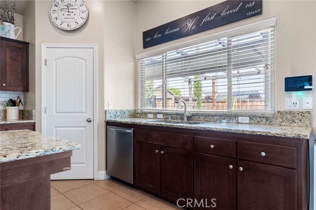 Detail Gallery Image 14 of 44 For 9500 Laurelwood Ct, Shafter,  CA 93263 - 4 Beds | 2 Baths