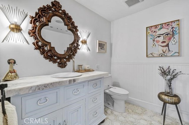 Detail Gallery Image 17 of 24 For 2237 Golden Cir, Newport Beach,  CA 92660 - 3 Beds | 2 Baths