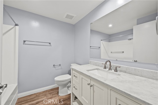 Detail Gallery Image 6 of 31 For 26847 Oak Branch Cir, Newhall,  CA 91321 - 2 Beds | 2 Baths