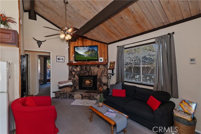 254 Wabash Lane, Sugarloaf CA: https://media.crmls.org/medias/5f8f097e-8130-424c-ba34-7bf618aea843.jpg