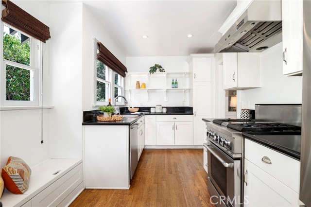 802 S Arroyo Boulevard, Pasadena CA: https://media.crmls.org/medias/5f8f0c4b-ae8d-4c42-a774-b3633a196a7c.jpg