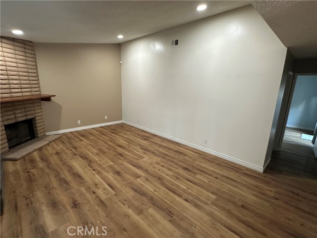 Detail Gallery Image 4 of 28 For 1253 Estes, Santa Maria,  CA 93454 - 2 Beds | 2 Baths