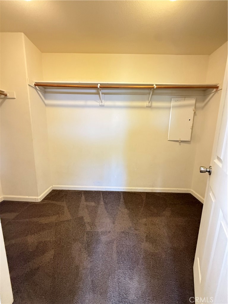 https://media.crmls.org/medias/5f903c80-007c-4b54-9282-d59ee113a283.jpg?preset=X-Large