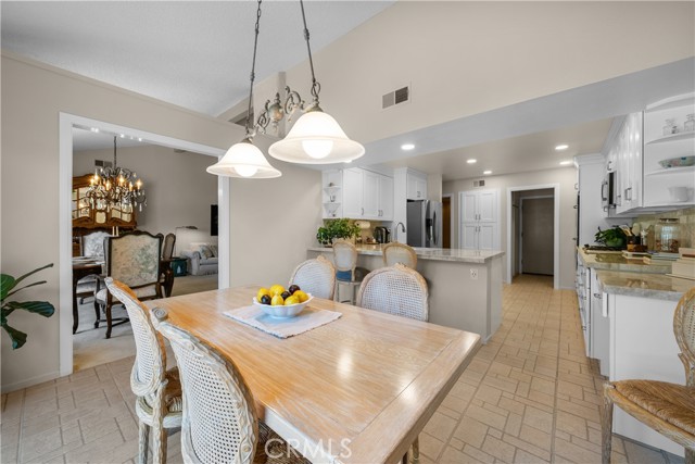 Detail Gallery Image 8 of 44 For 621 Westchester Ln, Thousand Oaks,  CA 91320 - 3 Beds | 2/1 Baths