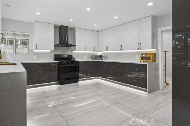 Detail Gallery Image 10 of 49 For 22247 De La Osa St, Woodland Hills,  CA 91364 - 4 Beds | 3 Baths