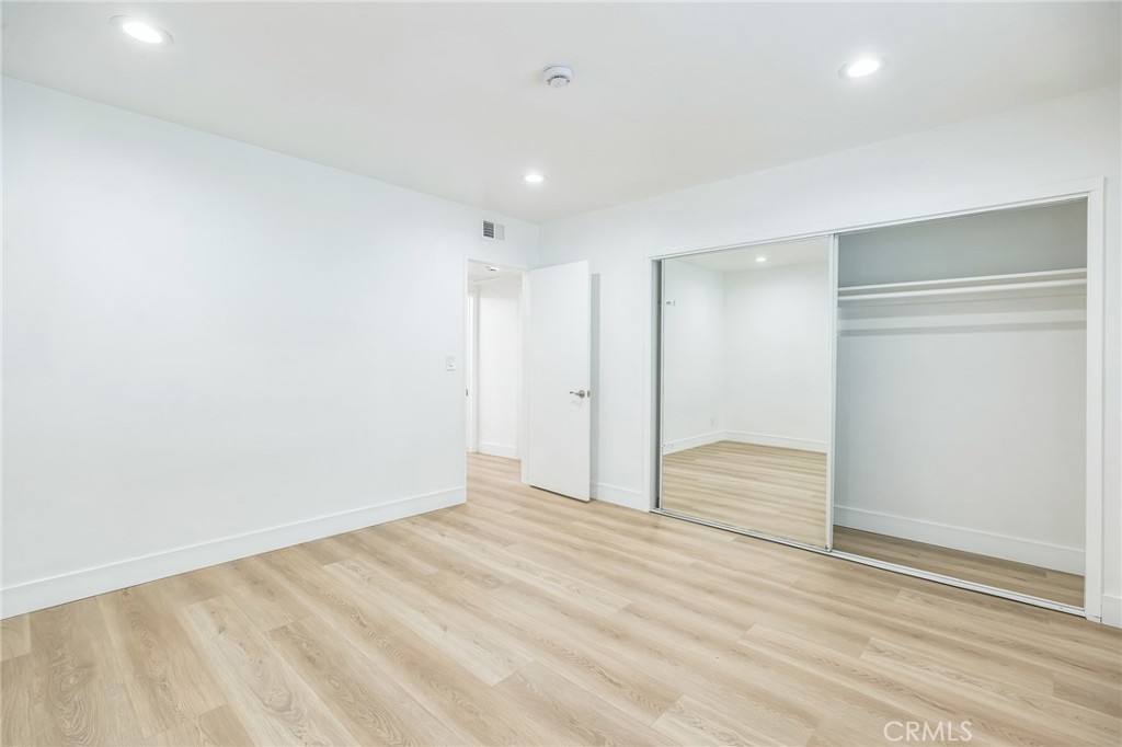 MLS #OC25100801 img 18