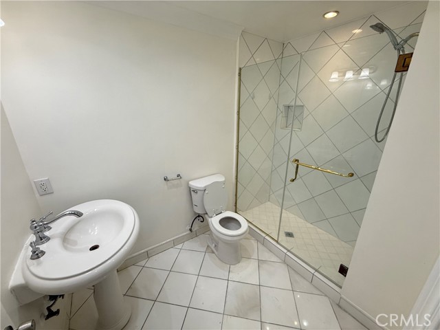 11737 Lois Court, Granada Hills CA: https://media.crmls.org/medias/5f93a350-b8a2-4890-8fa1-c4a0424216ac.jpg
