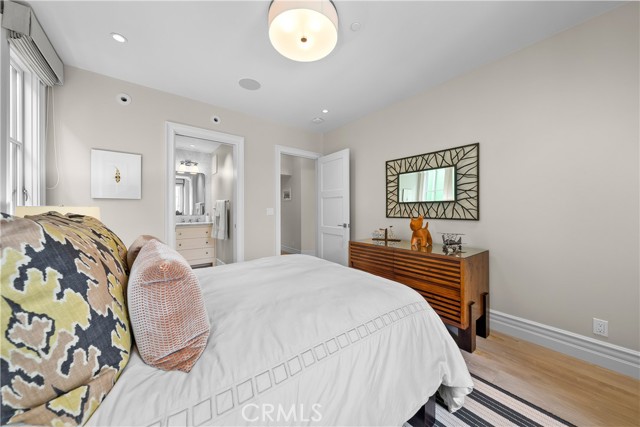 Detail Gallery Image 34 of 52 For 441 28th St, Manhattan Beach,  CA 90266 - 4 Beds | 4/1 Baths