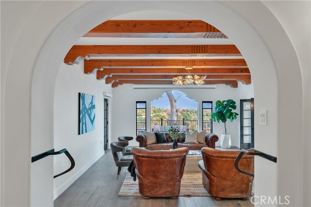 1812 Linda Vista Avenue, Pasadena CA: https://media.crmls.org/medias/5f93ba25-276d-4081-8bbb-1f0750b916e3.jpg