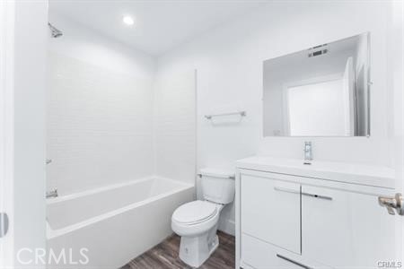 Detail Gallery Image 21 of 33 For 51 Kennebec Ave #3,  Long Beach,  CA 90803 - 3 Beds | 3/1 Baths