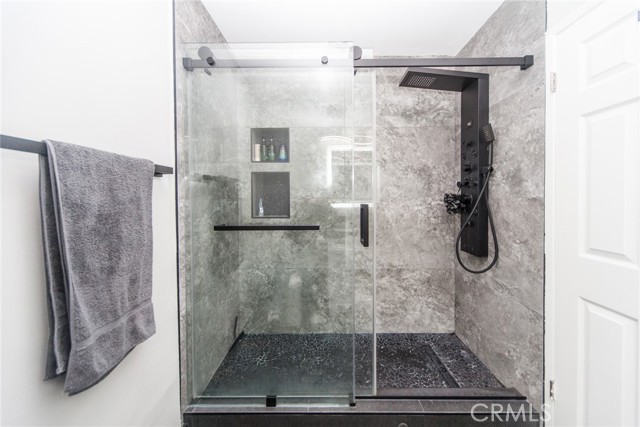 Detail Gallery Image 8 of 12 For 7260 Hillside, Los Angeles,  CA 90046 - 1 Beds | 2 Baths