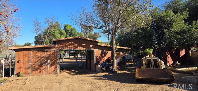 Detail Gallery Image 16 of 24 For 3275 Sierra Ave, Norco,  CA 92860 - 4 Beds | 2/1 Baths