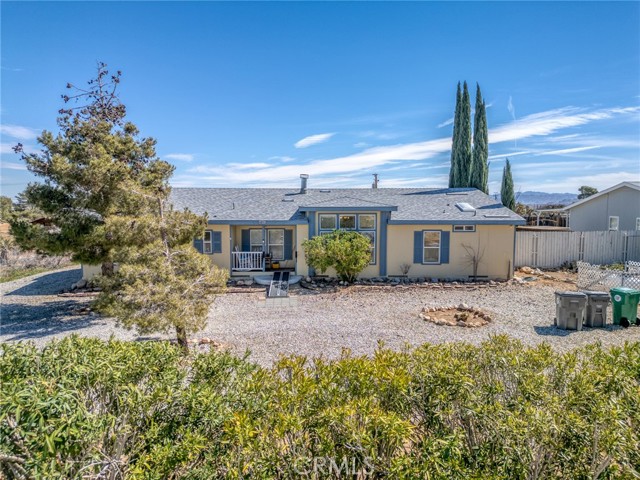 Detail Gallery Image 3 of 50 For 4837 Avalon, Yucca Valley,  CA 92284 - 4 Beds | 2/1 Baths