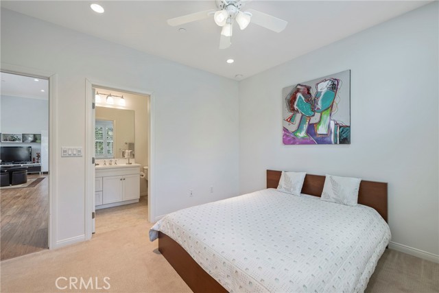 Detail Gallery Image 32 of 45 For 130 Overbrook, Irvine,  CA 92620 - 2 Beds | 2 Baths