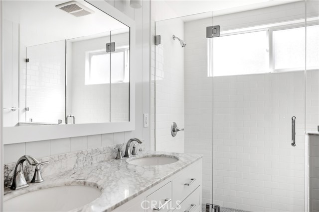 525 21st St, Manhattan Beach, California 90266, 3 Bedrooms Bedrooms, ,1 BathroomBathrooms,Residential,For Sale,21st St,SB25020966