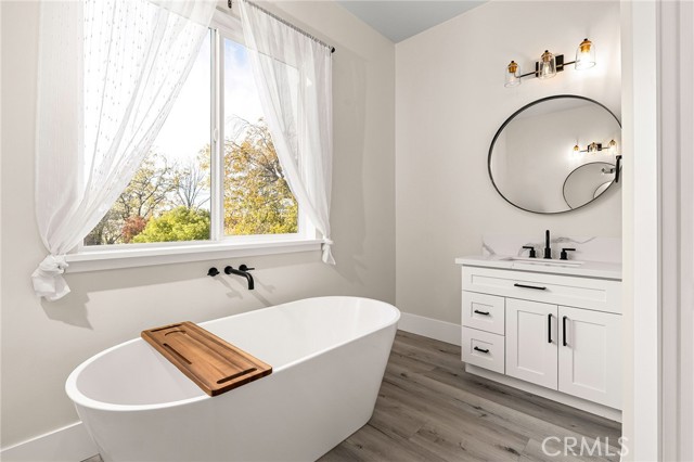 Detail Gallery Image 4 of 48 For 96 Valley View, Paradise,  CA 95969 - 3 Beds | 2 Baths