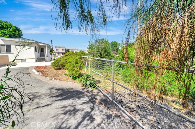 661 W 26th Street, San Pedro CA: https://media.crmls.org/medias/5f96e5be-5805-45a9-956b-96a10e22ca36.jpg