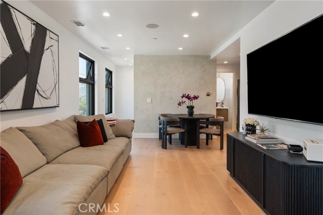 Detail Gallery Image 33 of 64 For 521 1/2 Iris Ave, Corona Del Mar,  CA 92625 - 2 Beds | 2/1 Baths