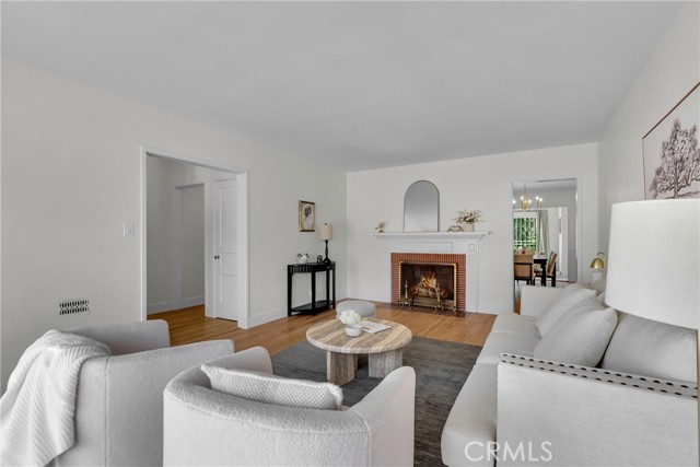 5248 Parkglen Avenue, Los Angeles CA: https://media.crmls.org/medias/5f971a25-09ac-4262-b332-88c7e7c42164.jpg