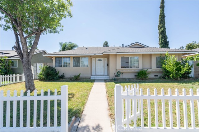 Detail Gallery Image 1 of 21 For 10909 Balboa Bld, Granada Hills,  CA 91344 - 3 Beds | 2 Baths