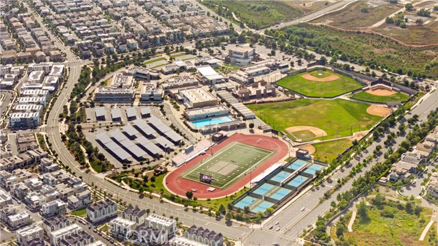 129 Great Park Blvd, Irvine CA: https://media.crmls.org/medias/5f98f0cf-9f67-4bbe-a7c3-52cc215d6866.jpg