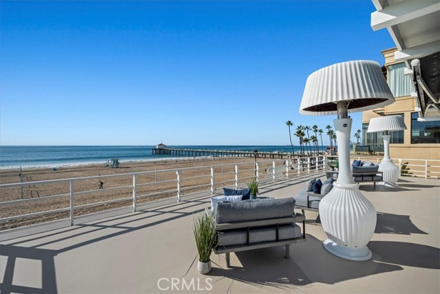 1000 The Strand, Manhattan Beach CA: https://media.crmls.org/medias/5f992073-57ff-402e-9c12-0de091504ed1.jpg