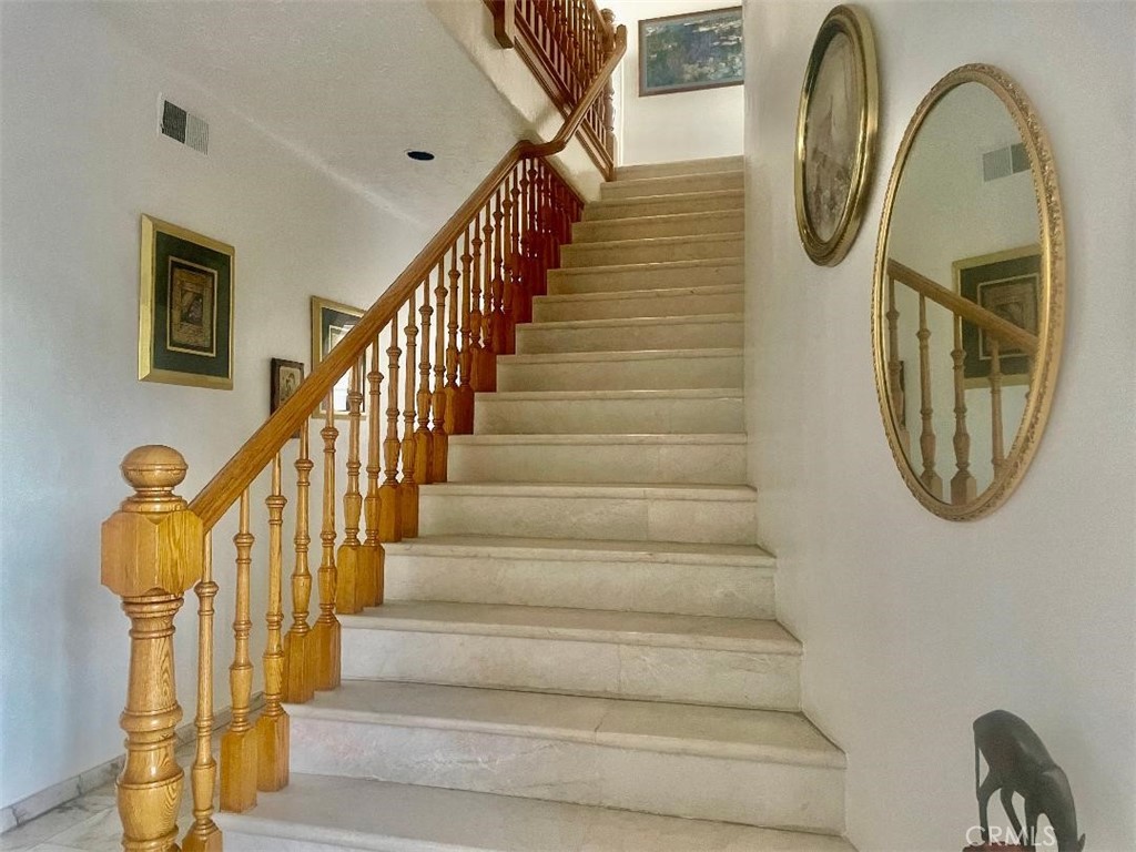 https://media.crmls.org/medias/5f99ab13-7a7b-4c56-9229-6535e2c16b65.jpg?preset=X-Large