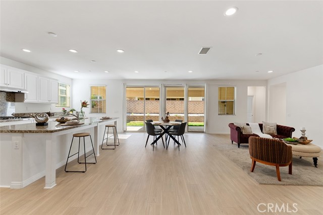 3131 E Rutherford Dr, Ontario CA: https://media.crmls.org/medias/5f9be5dc-70fc-4312-be6f-16592d8fa5a3.jpg