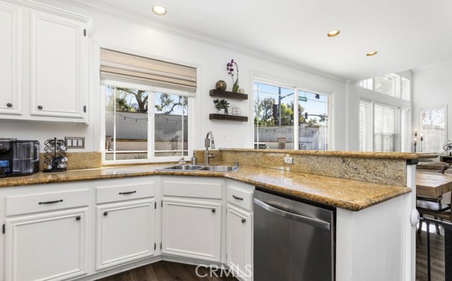 Detail Gallery Image 4 of 25 For 10 Willowbrook, Rancho Santa Margarita,  CA 92688 - 3 Beds | 2/1 Baths