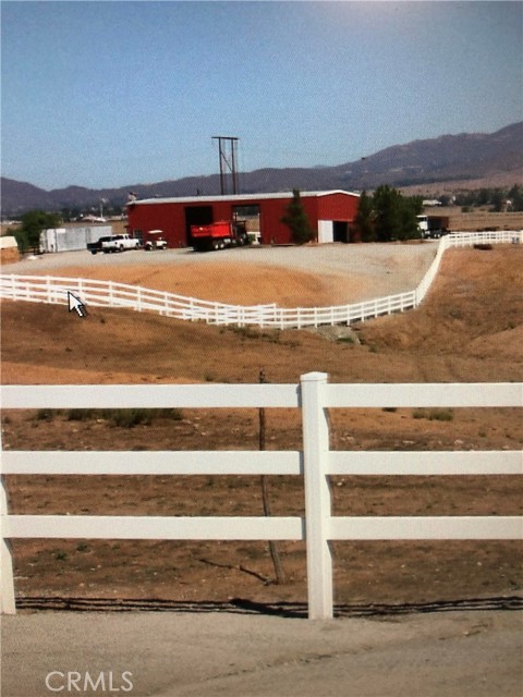 42850 Hill Top Drive, Banning CA: https://media.crmls.org/medias/5f9c26d6-d10a-4349-88ec-b9dc1614ee7c.jpg