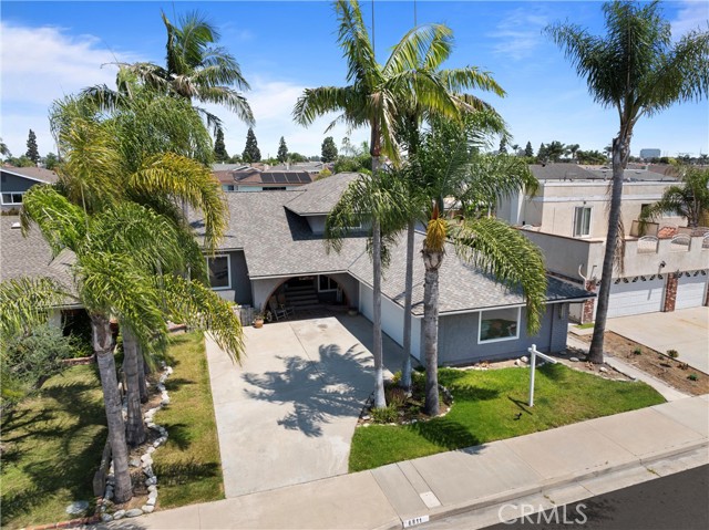 Detail Gallery Image 23 of 27 For 6811 Defiance Dr, Huntington Beach,  CA 92647 - 5 Beds | 3 Baths