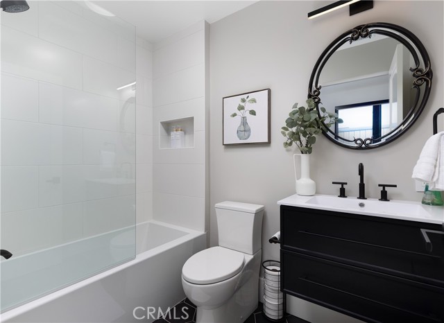 Detail Gallery Image 20 of 35 For 502 W Balboa Blvd, Newport Beach,  CA 92661 - 3 Beds | 3/1 Baths