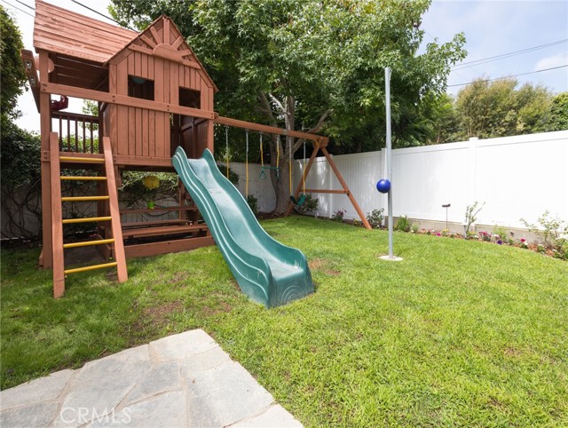 3509 Poinsettia Avenue, Manhattan Beach, California 90266, 4 Bedrooms Bedrooms, ,2 BathroomsBathrooms,Residential,Sold,Poinsettia,SB21155019