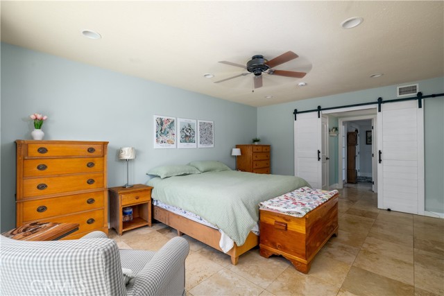 2010 Oakland Hills Drive, Corona CA: https://media.crmls.org/medias/5f9df243-7758-43b6-871c-2f42ffbf47c6.jpg