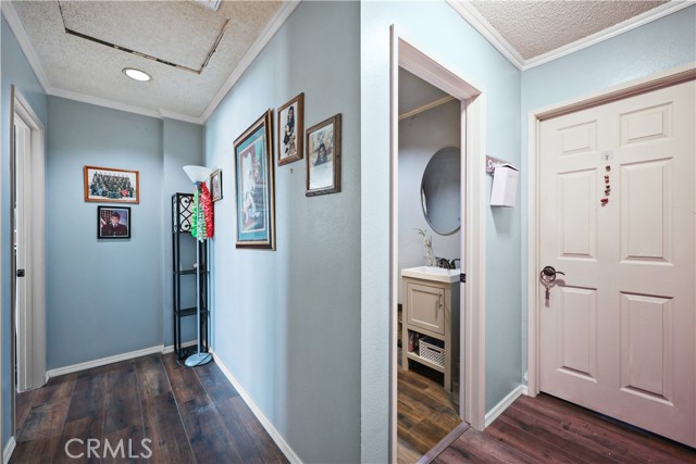 Detail Gallery Image 18 of 23 For 9317 Elm Vista Dr #9,  Downey,  CA 90242 - 3 Beds | 3 Baths