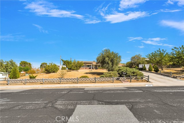 Detail Gallery Image 1 of 1 For 16495 Villa Dr, Victorville,  CA 92395 - 3 Beds | 2 Baths