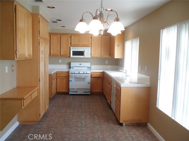 Detail Gallery Image 11 of 71 For 30665 Spring Deep Terrace, Menifee,  CA 92584 - 4 Beds | 3 Baths