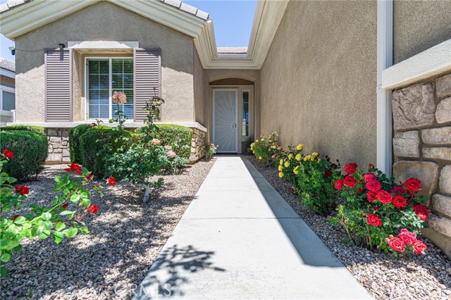 19478 Big Horn Street, Apple Valley CA: https://media.crmls.org/medias/5fa298ce-59c4-413e-b45f-b5bf268f38aa.jpg