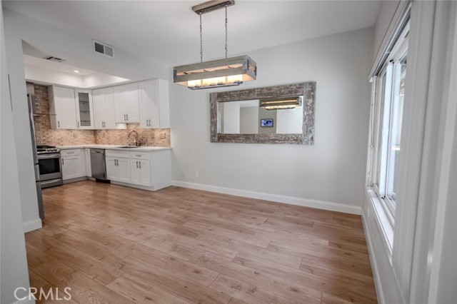 Detail Gallery Image 6 of 40 For 10831 Roycroft St #18,  Sun Valley,  CA 91352 - 3 Beds | 2/1 Baths