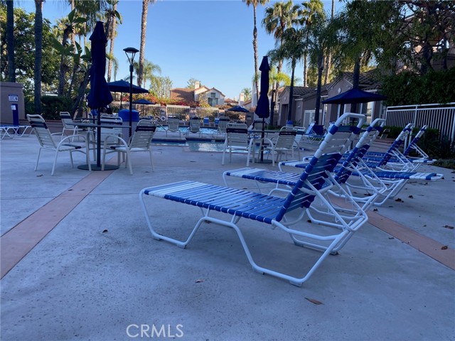 Detail Gallery Image 4 of 10 For 1000 Calle Allegre, Glendale,  CA 91208 - 4 Beds | 4 Baths