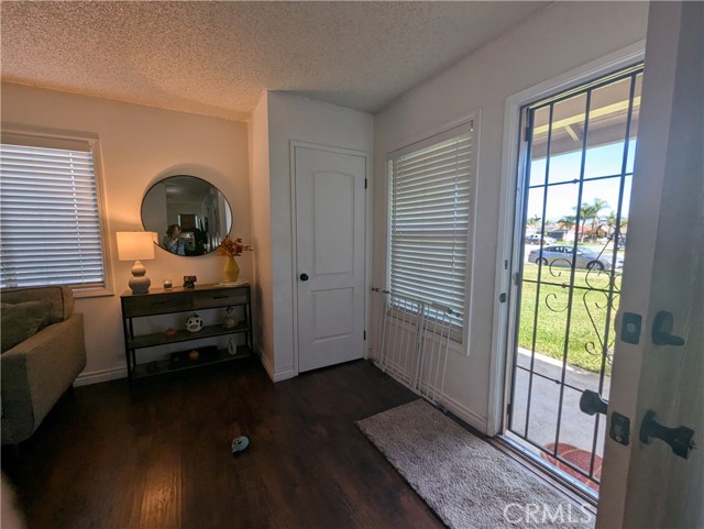 Detail Gallery Image 8 of 43 For 7852 Grace Ave, Fontana,  CA 92336 - 3 Beds | 2/1 Baths