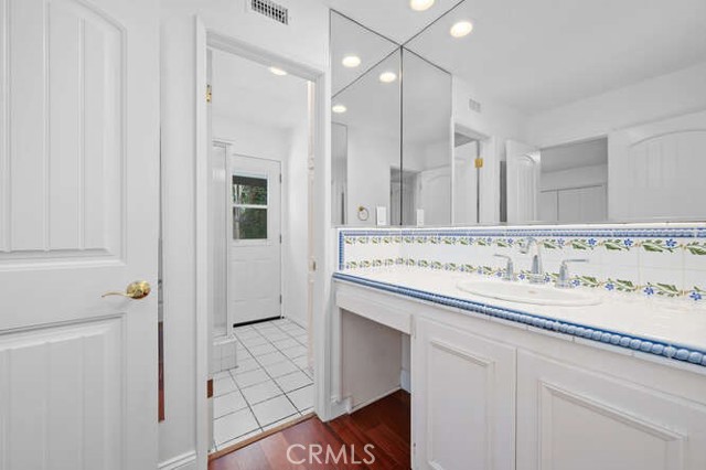 9572 Indian Wells Circle, Huntington Beach CA: https://media.crmls.org/medias/5fa427de-f8bb-4d09-8eaa-2f7419bef2cb.jpg