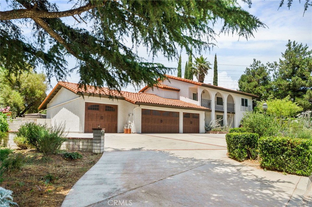4527 Mockingbird Lane