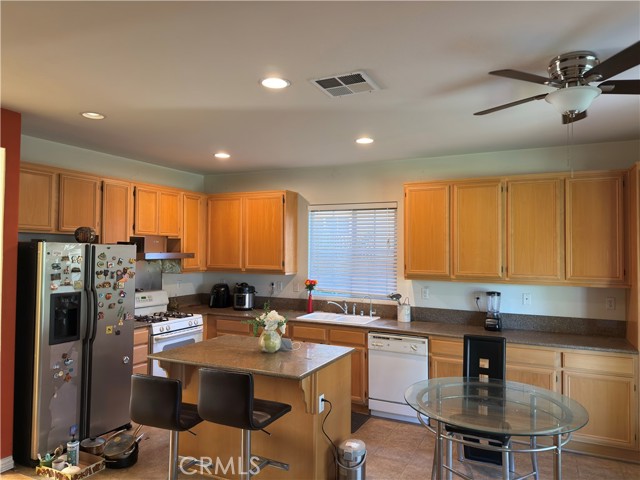 Detail Gallery Image 14 of 18 For 1385 Estel, Pomona,  CA 91768 - 5 Beds | 3 Baths