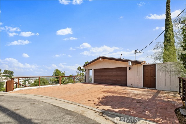 Detail Gallery Image 3 of 36 For 5160 Medina Rd, Woodland Hills,  CA 91364 - 3 Beds | 3 Baths