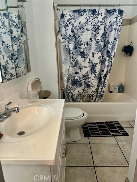 Detail Gallery Image 9 of 12 For 1434 40th, Oakland,  CA 94601 - 3 Beds | 2/1 Baths