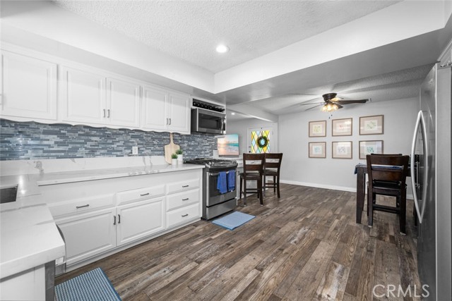 3272 Woodstock Road, Los Alamitos CA: https://media.crmls.org/medias/5fa5c7c8-225e-4513-b847-8a44c7354527.jpg