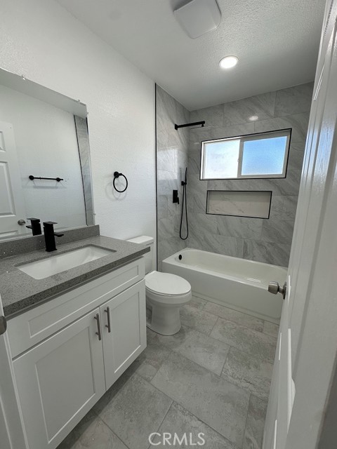 Detail Gallery Image 6 of 6 For 15139 Las Piedras Dr, Victorville,  CA 92395 - 4 Beds | 2 Baths